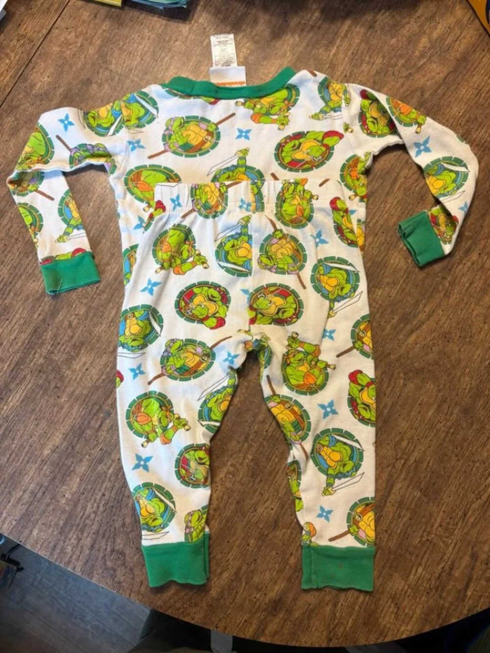 2016 Nickelodeon TMNT pajama set fits 18 months- *please read*